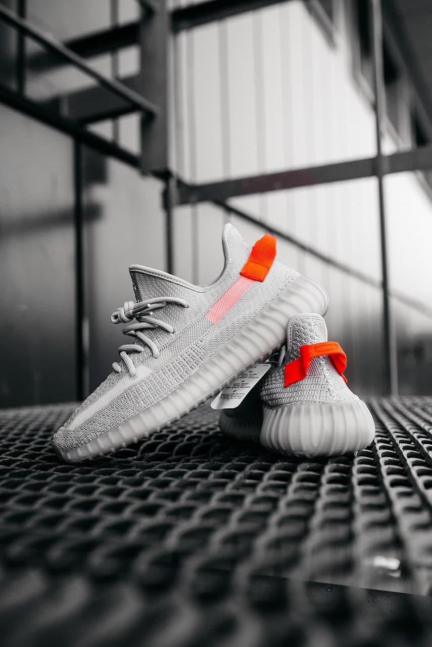 

Кроссовки Adidas Yeezy Boost 350 Tail Light, Адидас Изи Буст 350 43