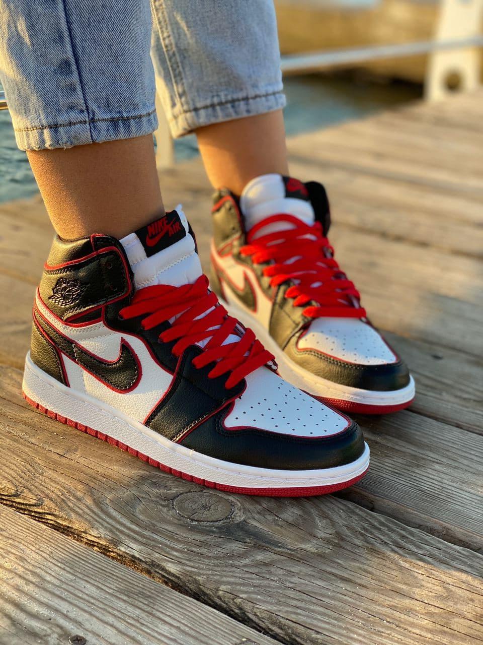 

Кроссовки Nike Air Jordan Retro1 Black Red, Найк Аир Джордан 37