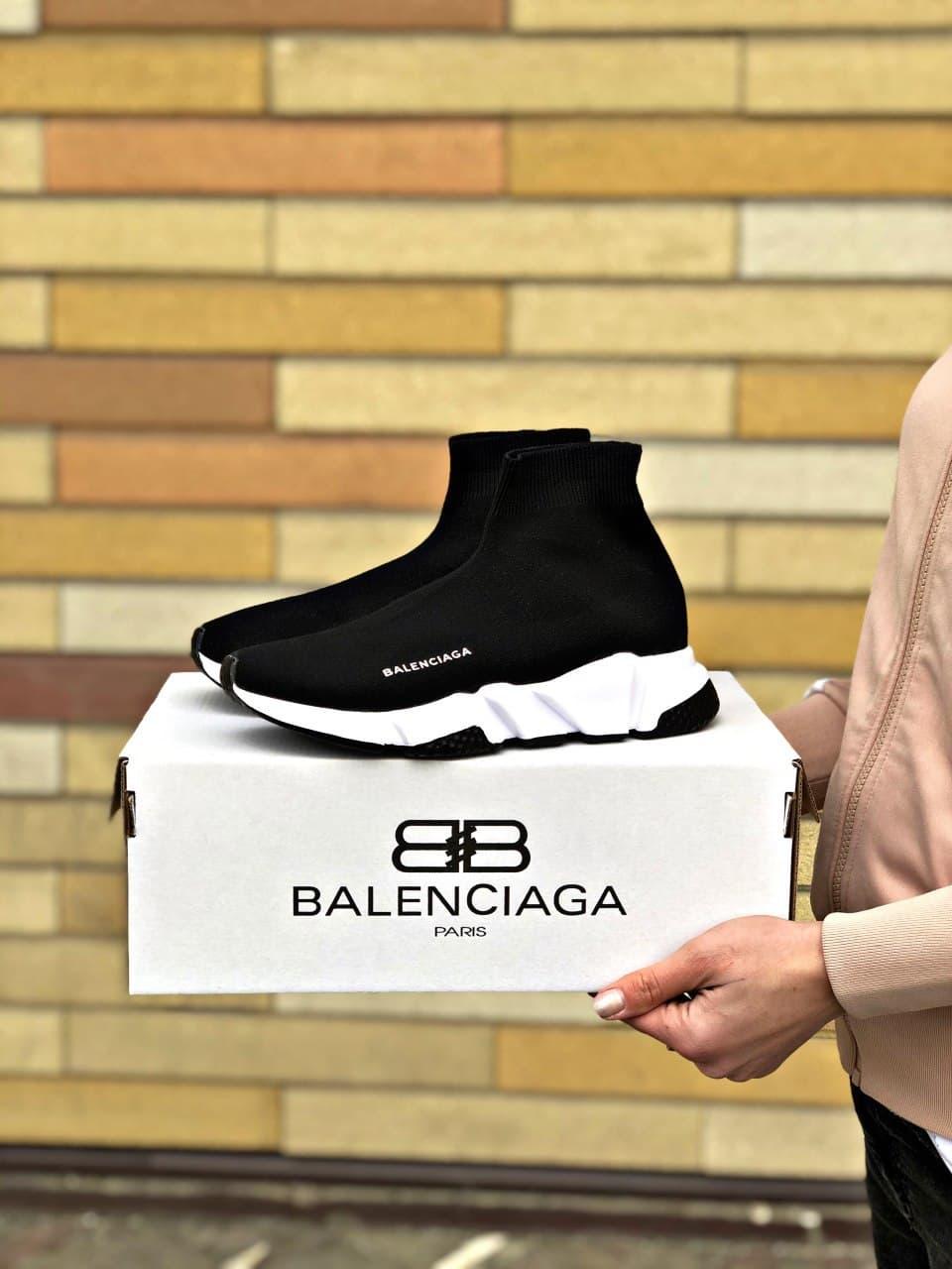 Balenciaga купить оригинал. ИЗИ Баленсиага. Черные кроссовки 2020 Баленсиага. Баленсиага кроссовки ЦУМ. ИЗИ слайд Баленсиага.