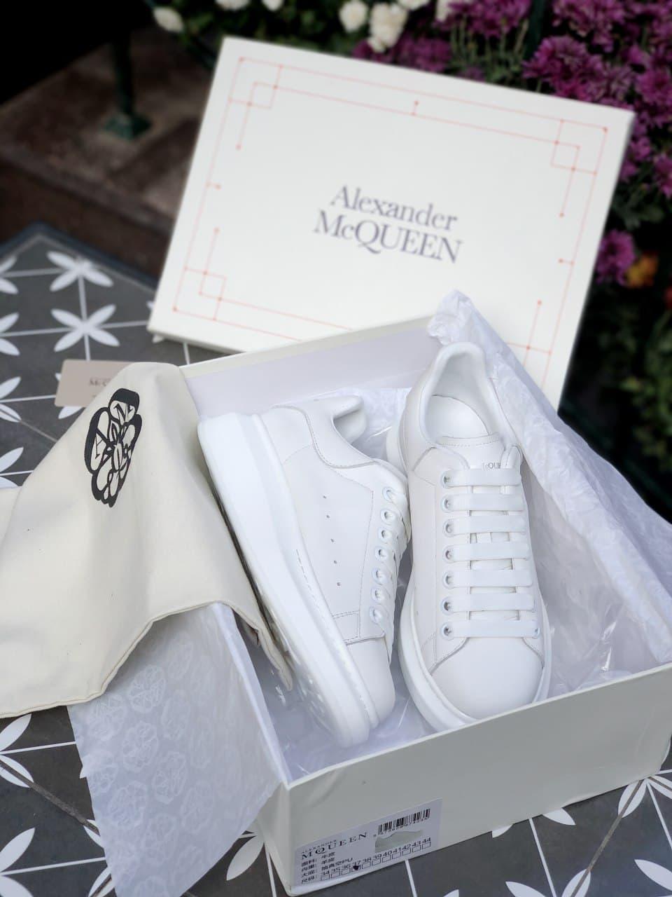 

Кроссовки Alexander Mcqueen Triple White, Александр Маквин 37