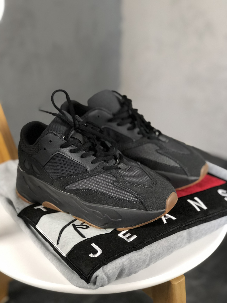 

Кроссовки Adidas Yeezy Boost 700 Wave Runner Black Raw Rubber, Адидас Изи Буст 700 40