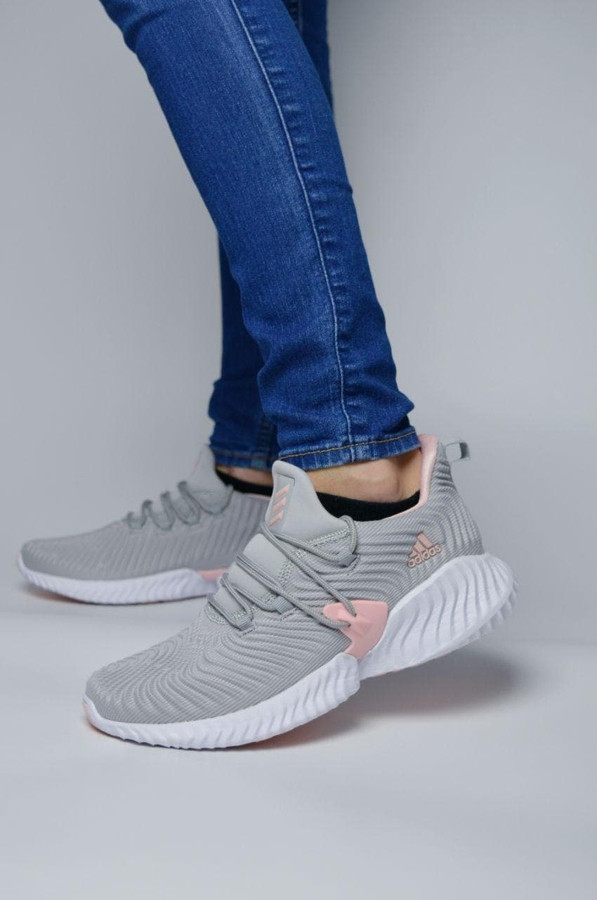 

Женские кроссовки Adidas Alphabounce 40 (25.5см.)