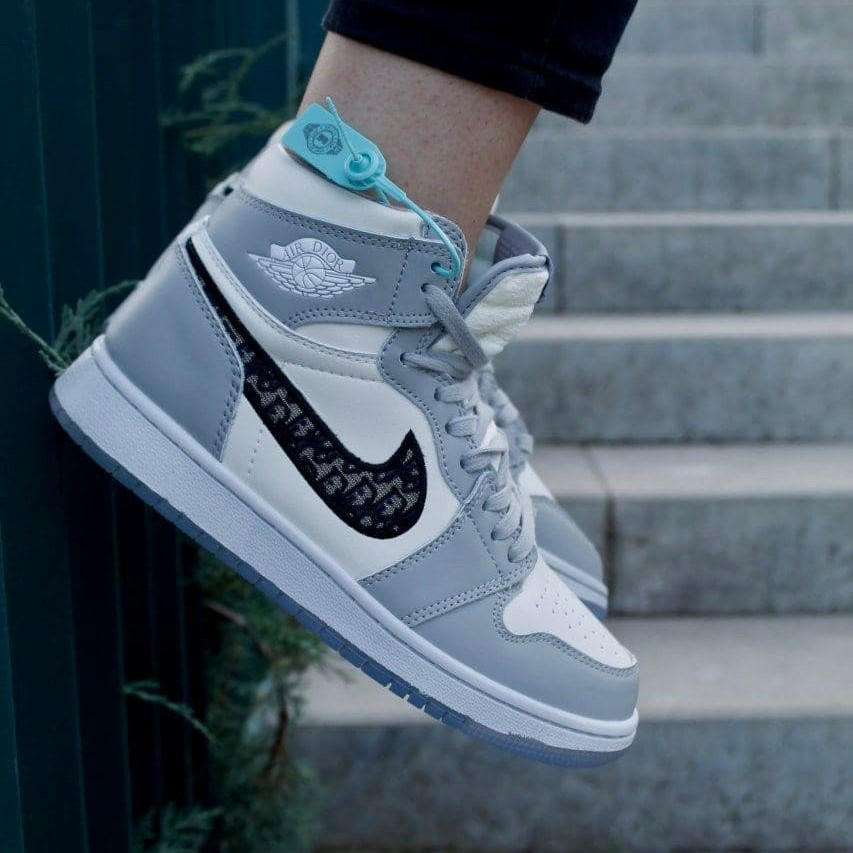 

Мужские кроссовки Nike Air Jordan Retro 1 x Dior Grey White / Найк Аир Джордан Ретро 1 Диор Серые Белые 45, Серый