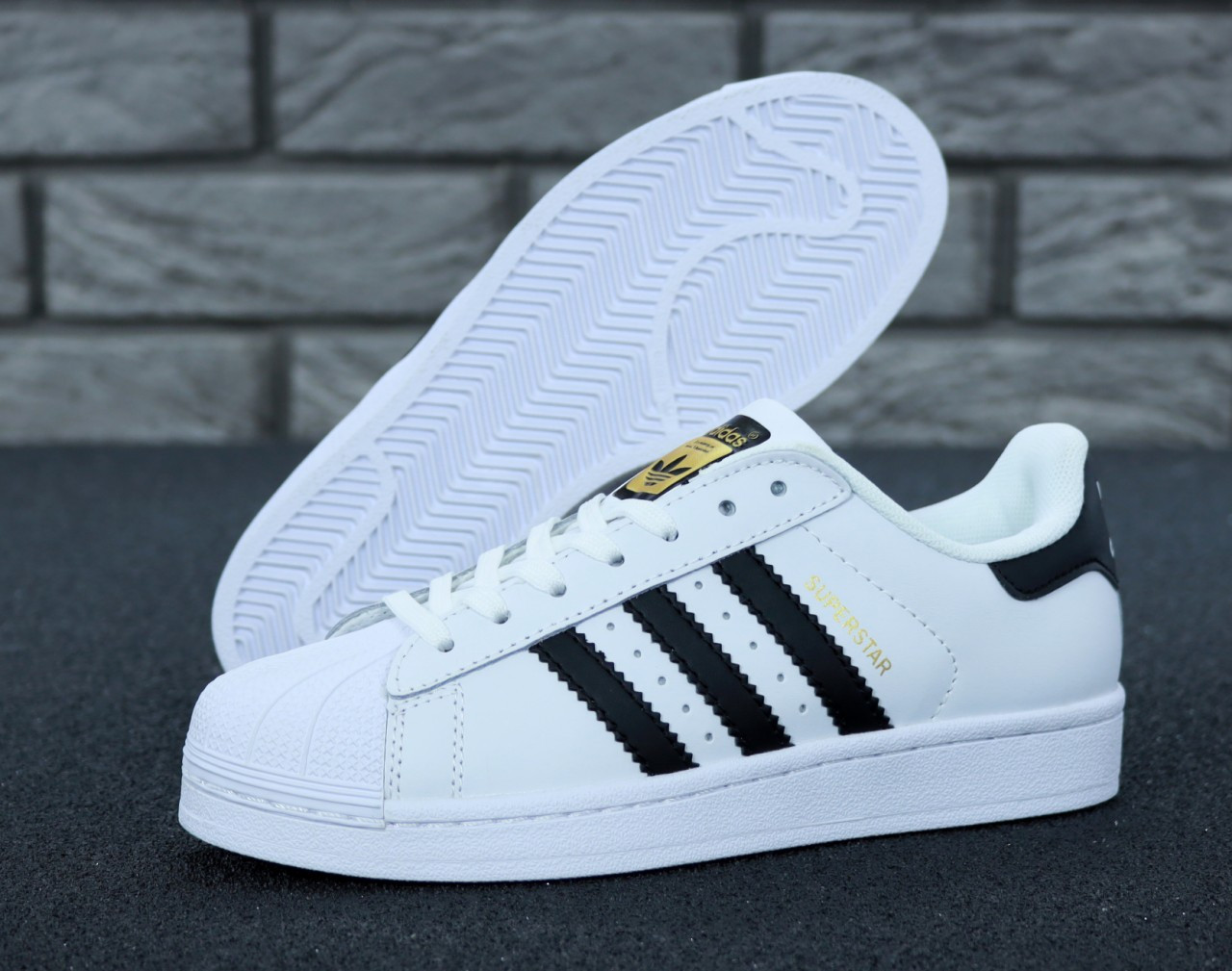 

Кроссовки мужские Adidas Superstar мужские белые, натуральная кожа, прошиты. Код KD-10838 43, Белый