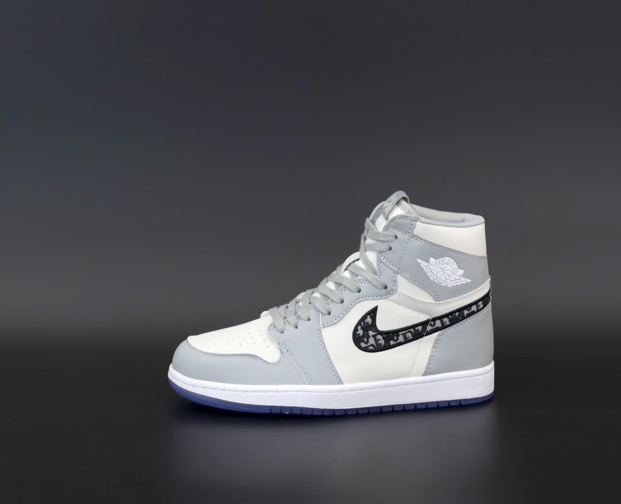 

Женские кроссовки Nike Air Jordan Retro 1 x Dior Grey White / Найк Аир Джордан Ретро 1 Диор Серые Белые, Серый