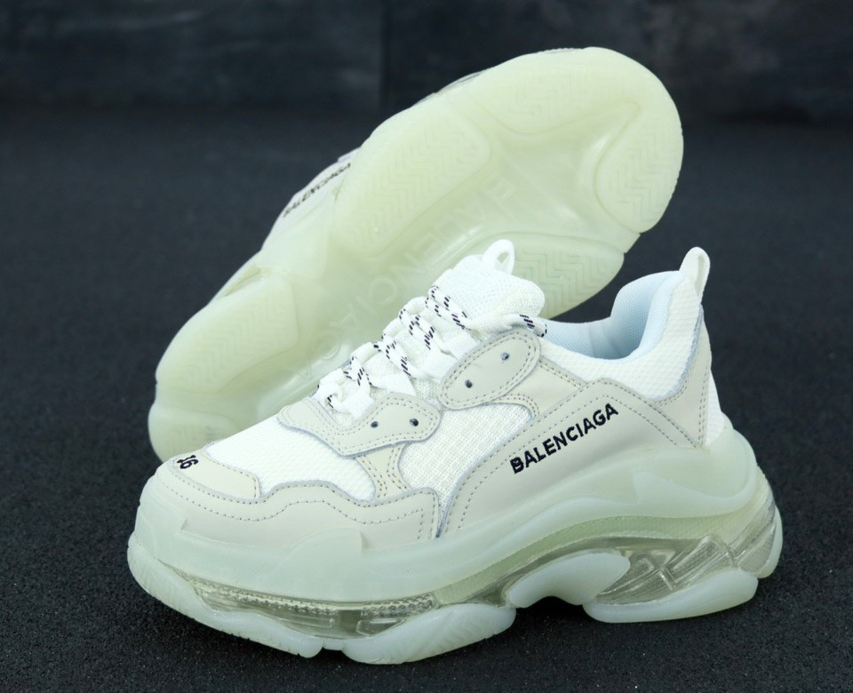 

Кроссовки женские Balenciaga Triple S бежевые, Баленсиага, натуральная кожа, сетка, прошиты. Код KD-11894 37, Бежевый