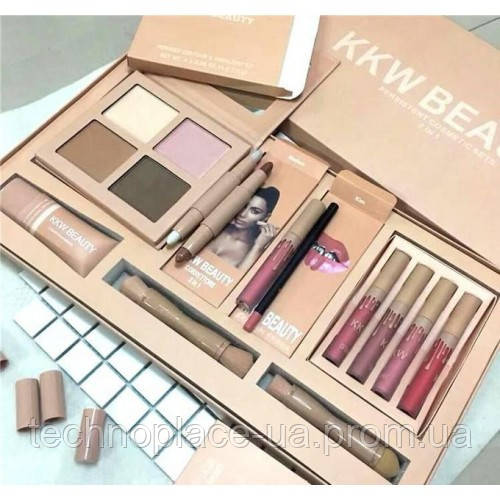 

Подарочный набор декоративной косметики KYLIE KKW BEAUTY 7 in 1