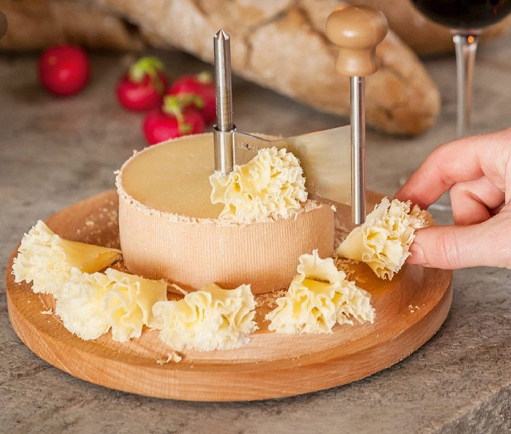 Полезные свойства сыр тет де муан