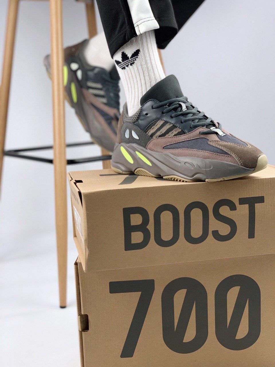 

Мужские серые кроссовки Yeezy Boost 700 Mauve (Адидас Изи Буст 700) 40, Серый