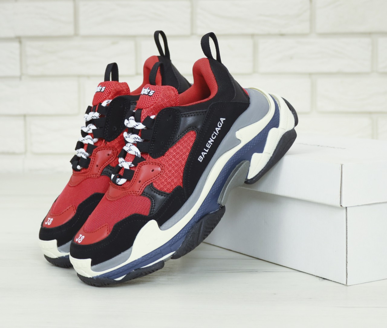 

Кроссовки Balenciaga Triple S на массивной подошве (Баленсиага Трипл С черно-красные) 37, Бело-синий