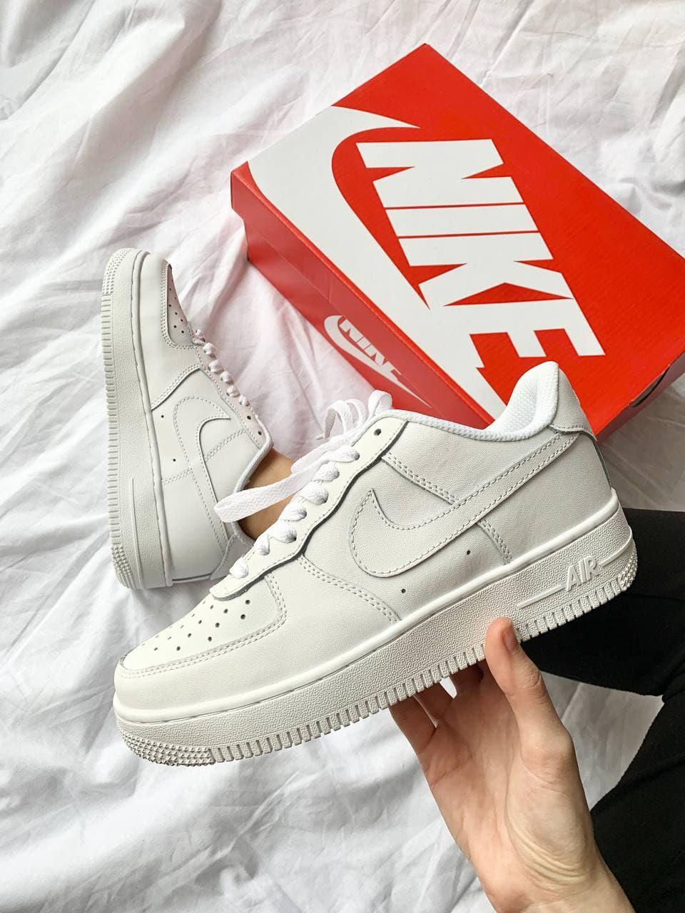 

Женские кроссовки Nike Air Force 1 Classic White / Найк Аир Форс 1 Белые 41, Белый