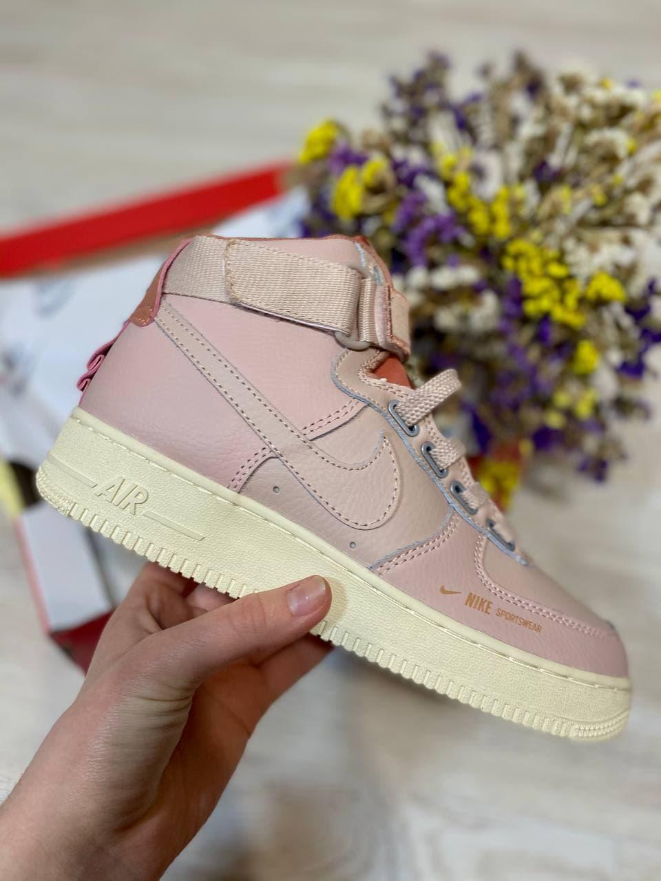 

Женские кроссовки Nike Air Force 1 High Utility Pink / Найк Аир Форс 1 Высокие Розовые 37, Розовый