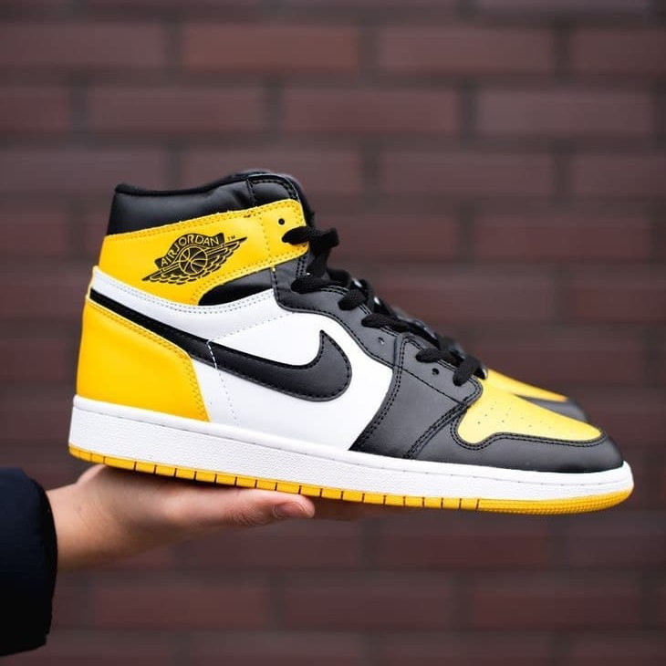 

Мужские кроссовки Nike Air Jordan 1 Mid Yellow Black / Найк Аир Джордан 1 Мид Желтые Черные 41, Желтый