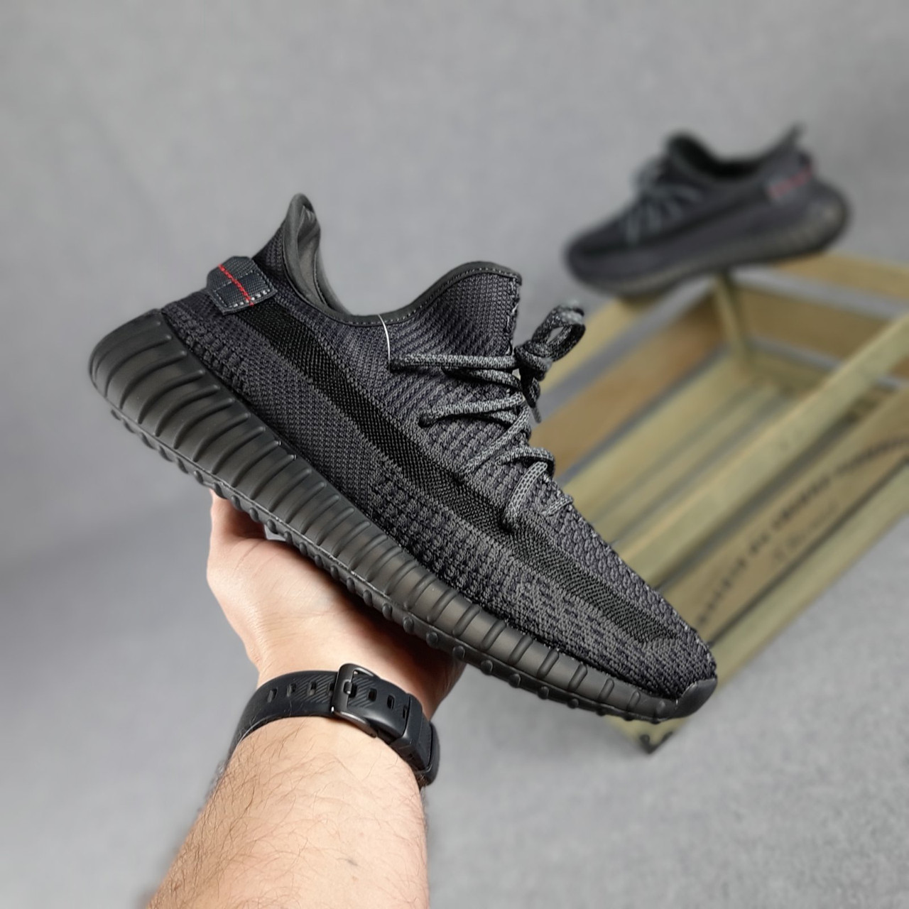 

Мужские кроссовки в стиле Adidas Адидас Yeezy Boost 350, черные 42 (27 см), Черный