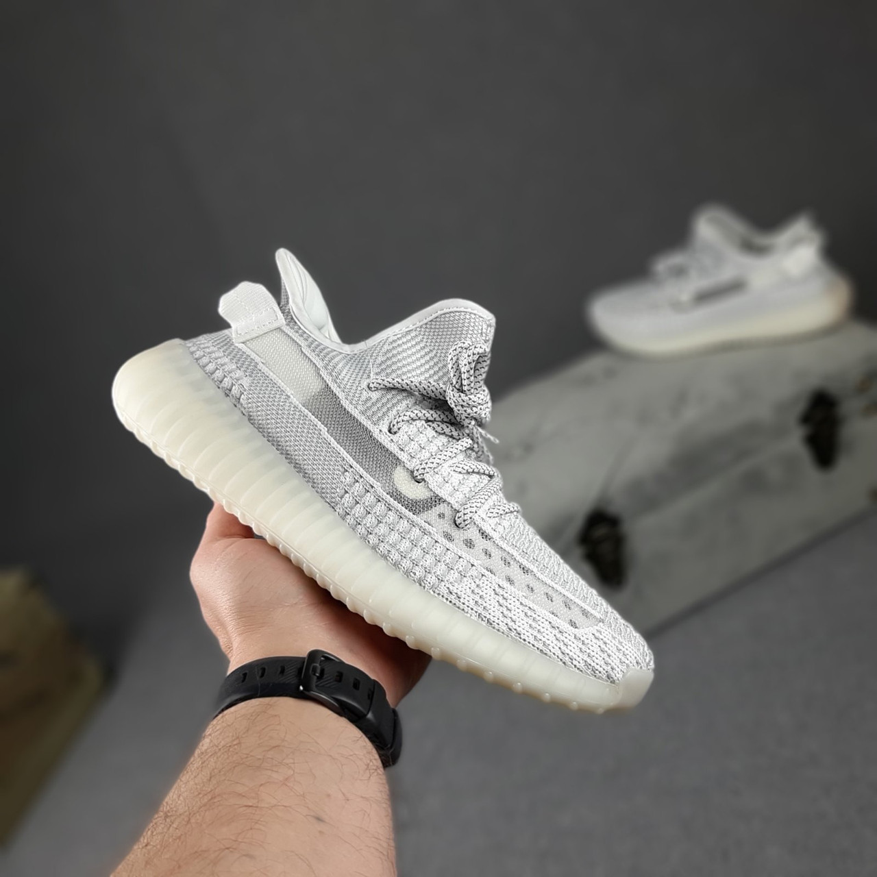 

Мужские кроссовки в стиле Adidas Адидас Yeezy Boost 350, серые 42 (27 см), Серый