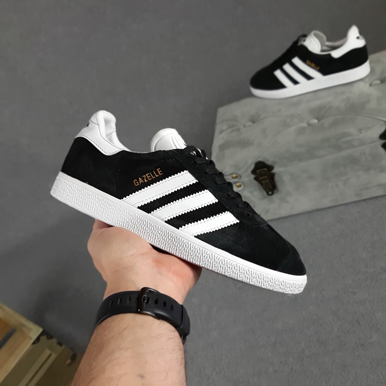 

Мужские кроссовки в стиле Adidas Адидас Gazelle, черные с белым 44 (28 см), Черно-белый