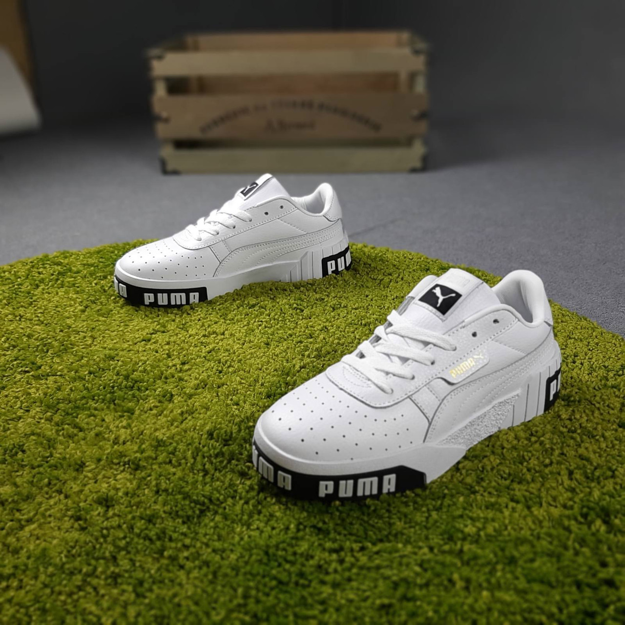 

Puma Cali White Black стильные белая с черным обувь женская. Кроссовки Пума Калич на весну в белом цвете, Белый