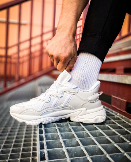 

Adidas Ozweego White кроссовки мужские Адидас Озвиго белые кожаные рефлективные весенне-летние 44, Белый