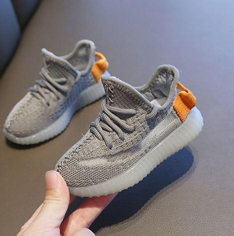 

Кроссовки детские Adidas Yeezy Boost 350 v2 Gray, размеры 31-37 34