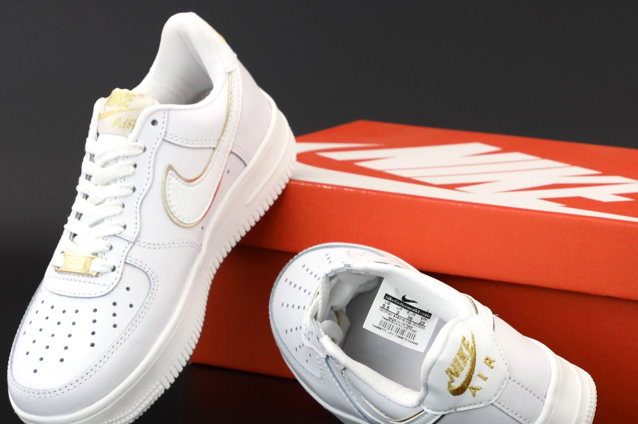 

Белые женские кроссовки Nike Air Force 1 White Gold. Женская обувь Найк Аир Форс 1 белые с золотым на весну, Белый