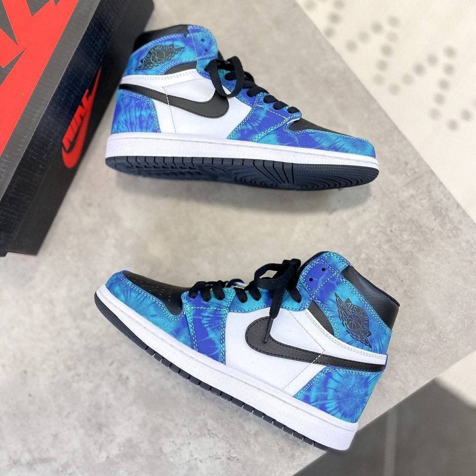 

Мужские кроссовки Nike Air Jordan 1 Retro High Tie-Dye Blue / Найк Аир Джордан 1 Ретро Высокие Тай-Дай Синие, Синий