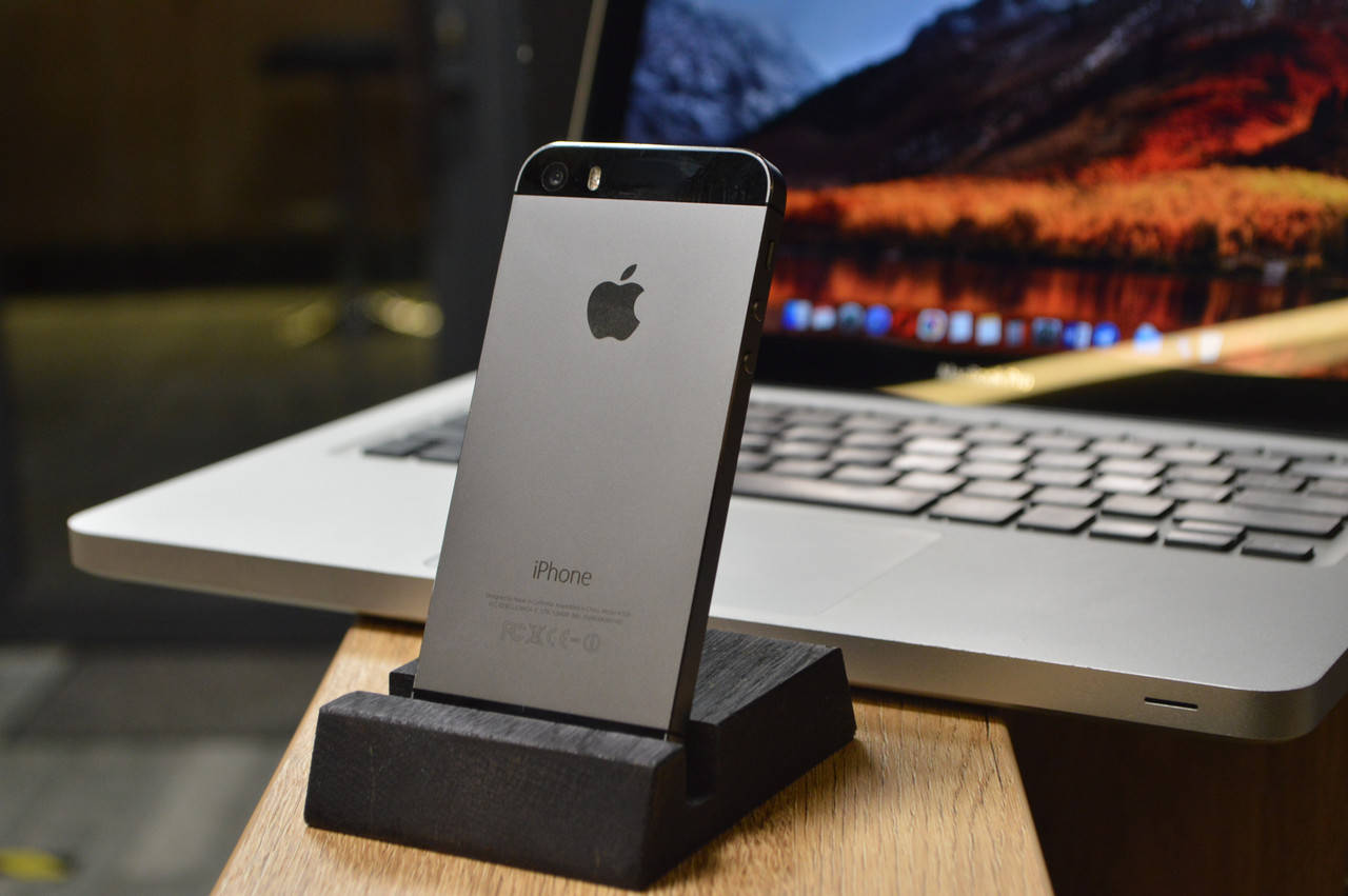 

Смартфон Apple iPhone 5s 16 gb Space Gray Neverlock, Черный