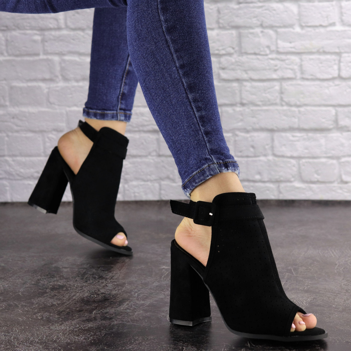 

Женские босоножки Fashion Jackson 1566 37 размер 24 см Черный