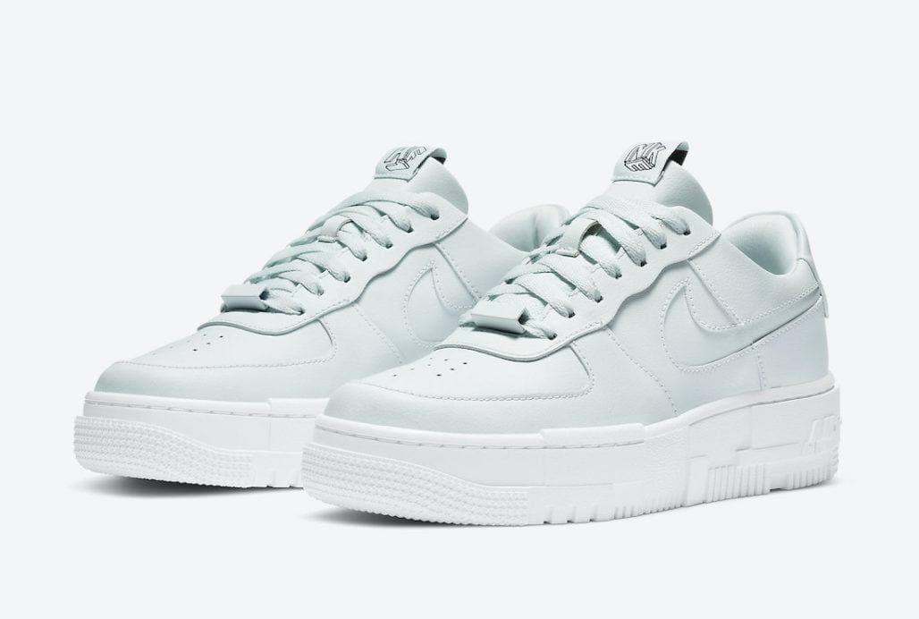 

Женские кроссовки Nike Air Force 1 Pixel Ghost Aqua Mint / Найк Аир Форс 1 Пиксель Гост Аква Мятные 40