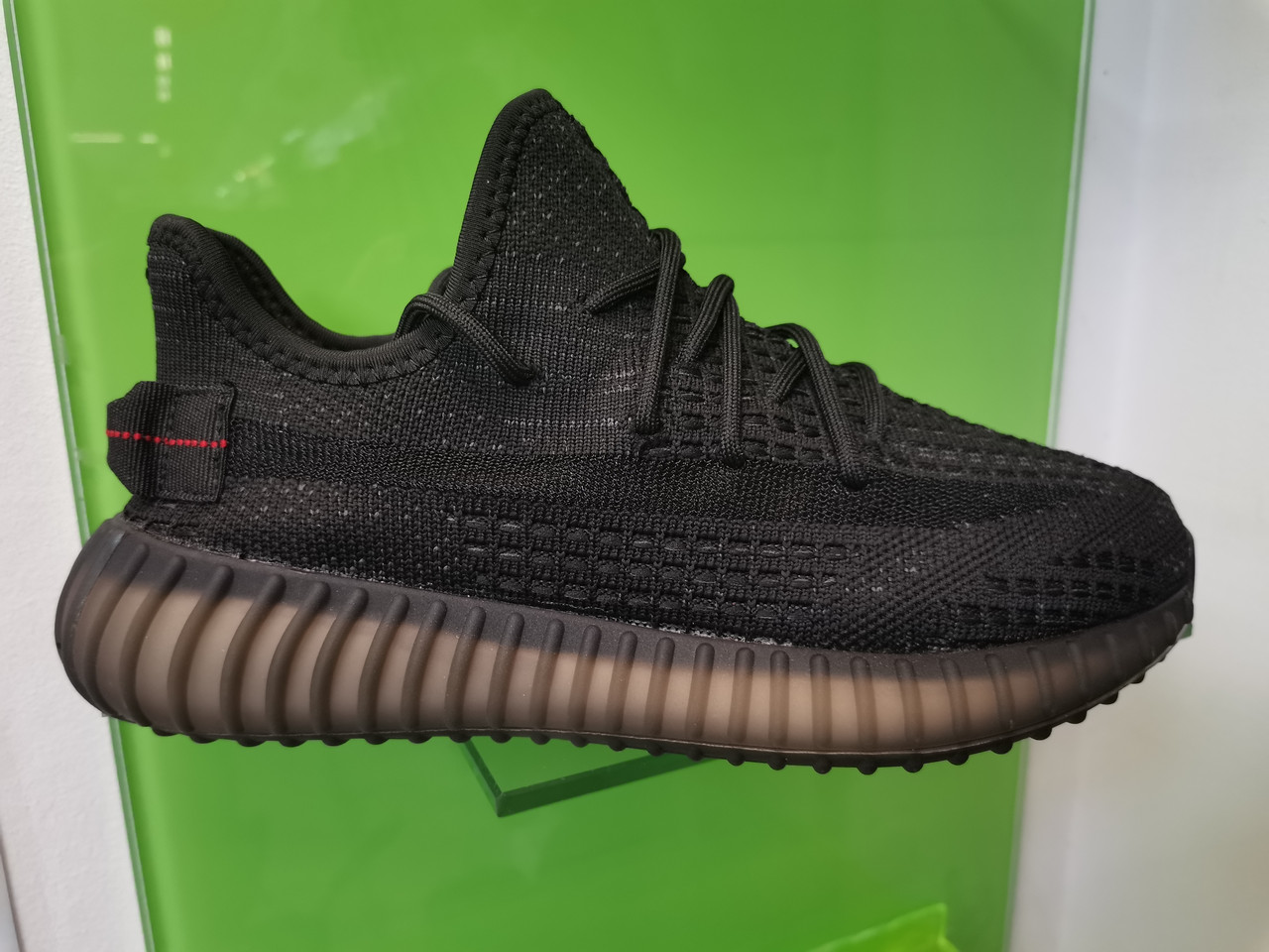 

Кроссовки в стиле Yeezy Boost 350 V2 Black адидас ези буст 43, Черный