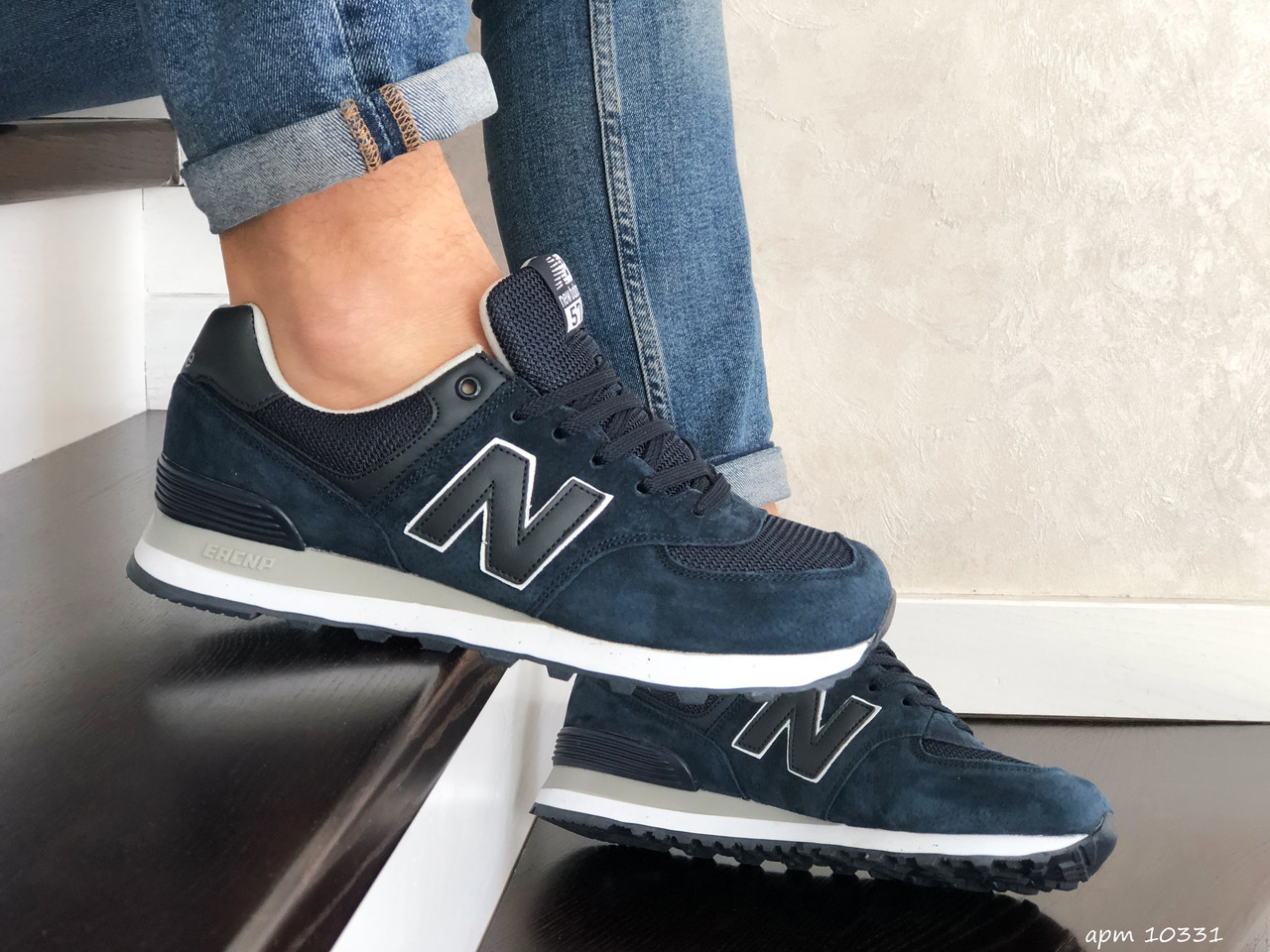 

Мужские кроссовки New Balance 574 замшевые, темно синие, Темно коричневый