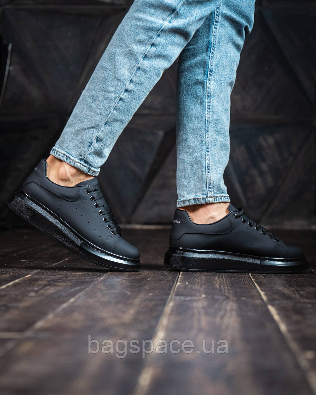 

Кроссовки мужские Alexander McQueen 40 Black 1598627324, КОД: 2362937, Черный