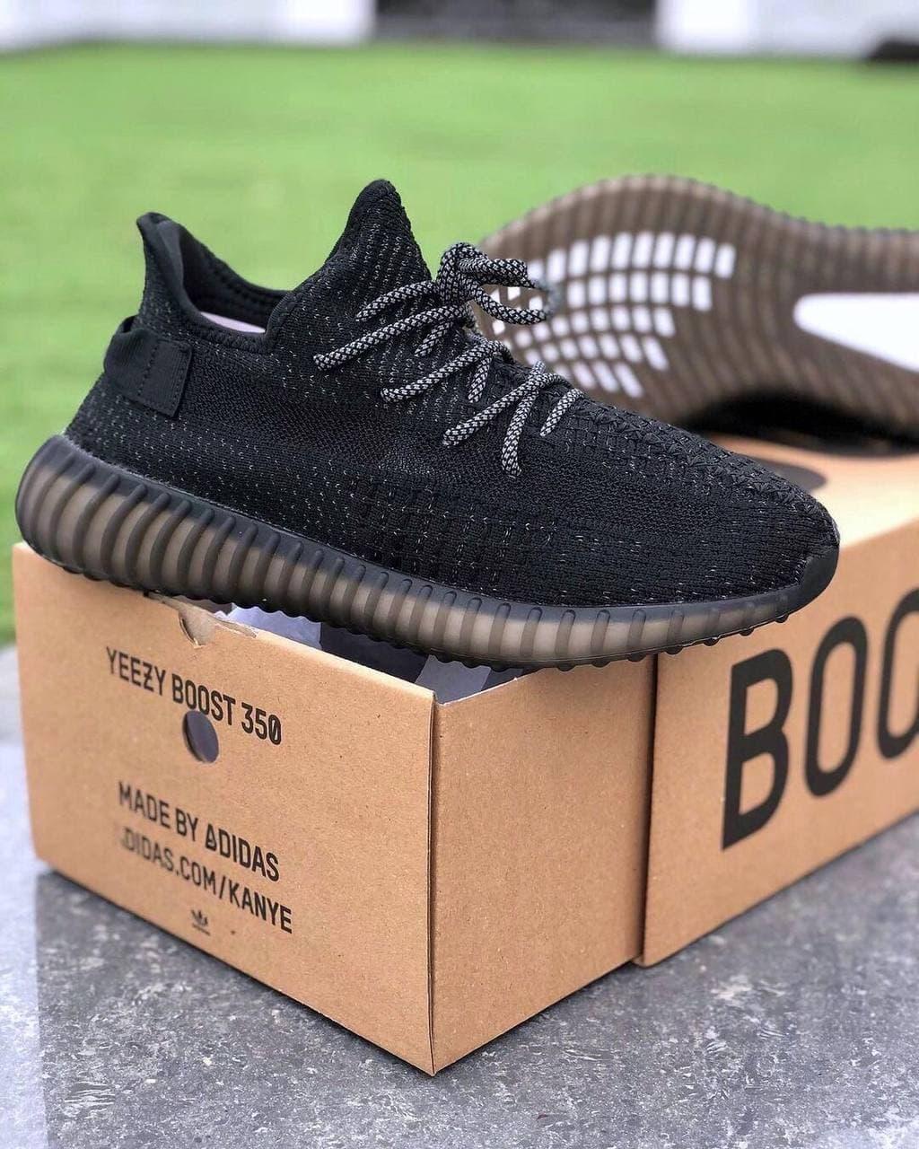 

Кроссовки сетка Adidas Yeezy Boost черные, Черный