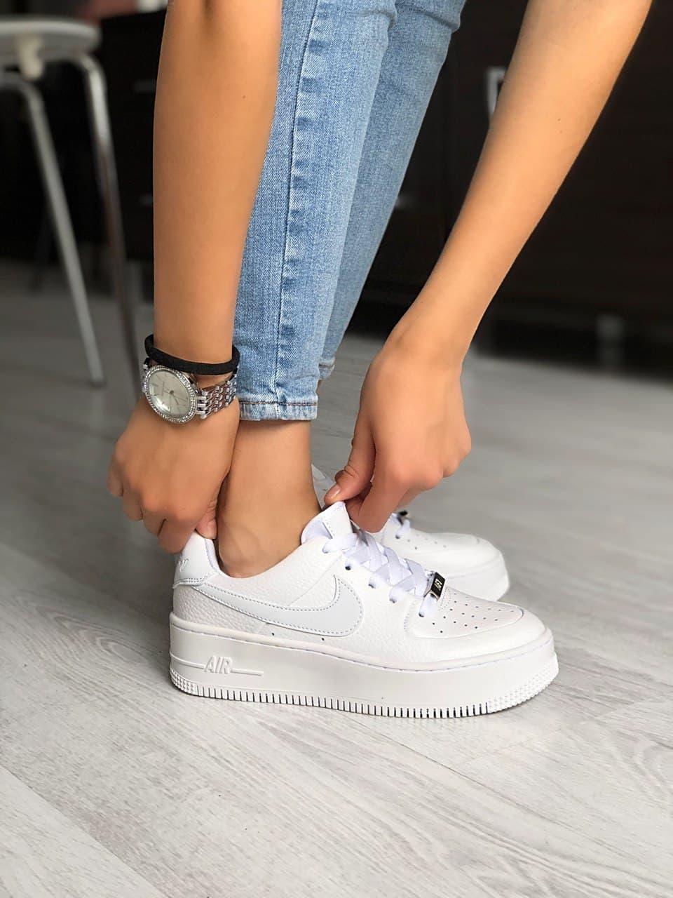 

Женские кроссовки Nike Air Force 1 White Sage / Найк Аир Форс 1 Белые 40, Белый