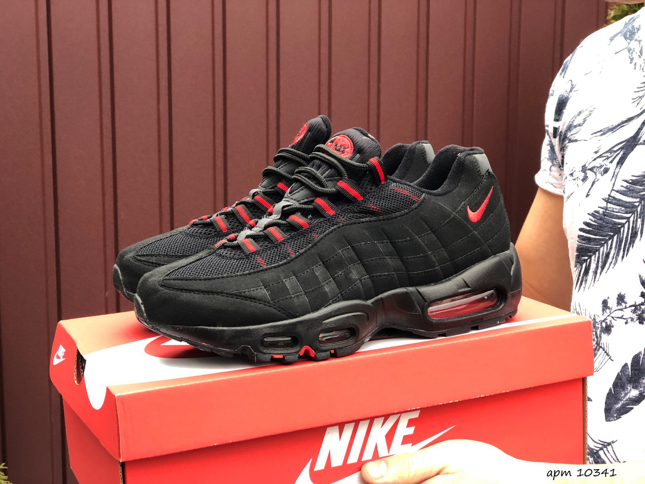

Кроссовки Nike 95 мужские черные с красным демисезон