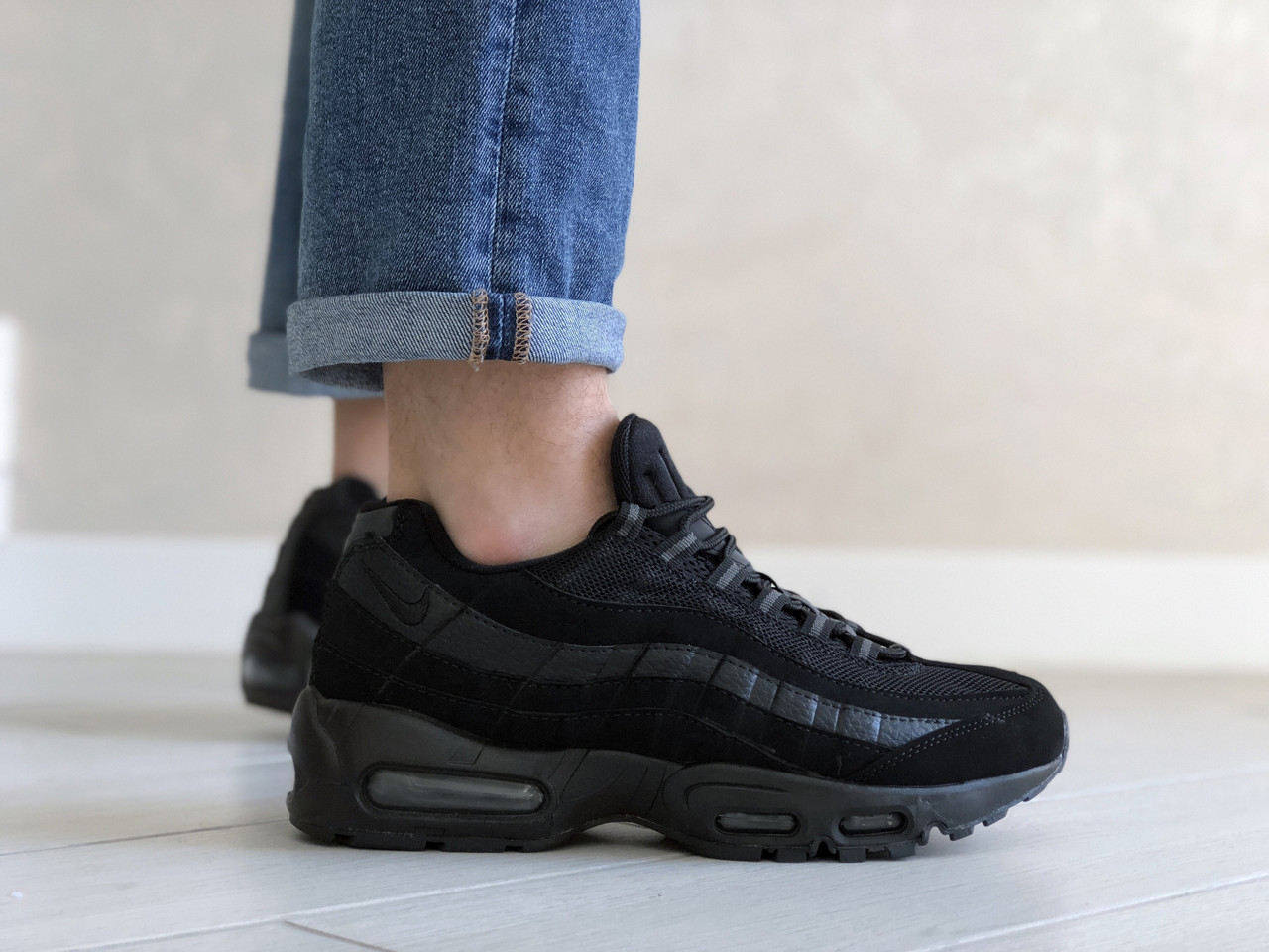 

Кроссовки мужские Nike Air Max 95 черные, Найк Аир Макс 95, нубук, сетка, прошиты. Код SD-10340 43, Черный