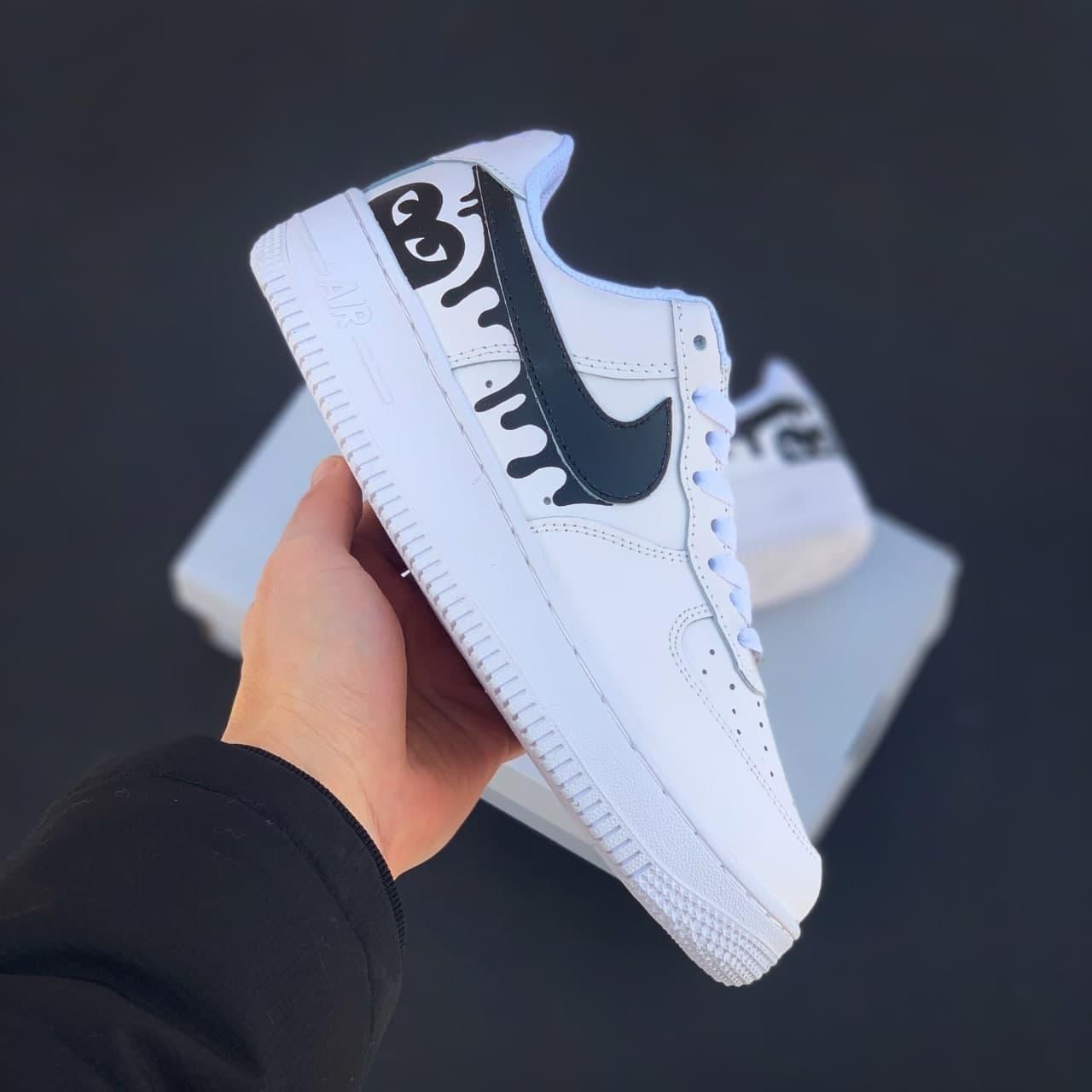 

Женские кроссовки Nike Air Force 1 White/Black