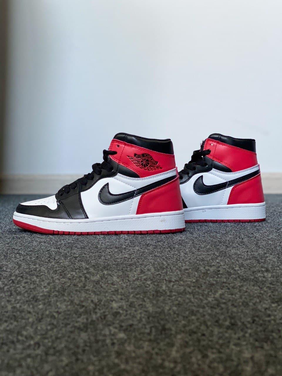 

Мужские кроссовки Nike Air Jordan Retro 1 Black Red White / Найк Аир Джордан Ретро 1 Черные Красные Белые 43, Красный