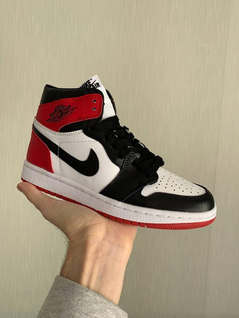 

Мужские кроссовки Nike Air Jordan Retro 1 Black Red White / Найк Аир Джордан Ретро 1 Черные Красные Белые 42, Красный