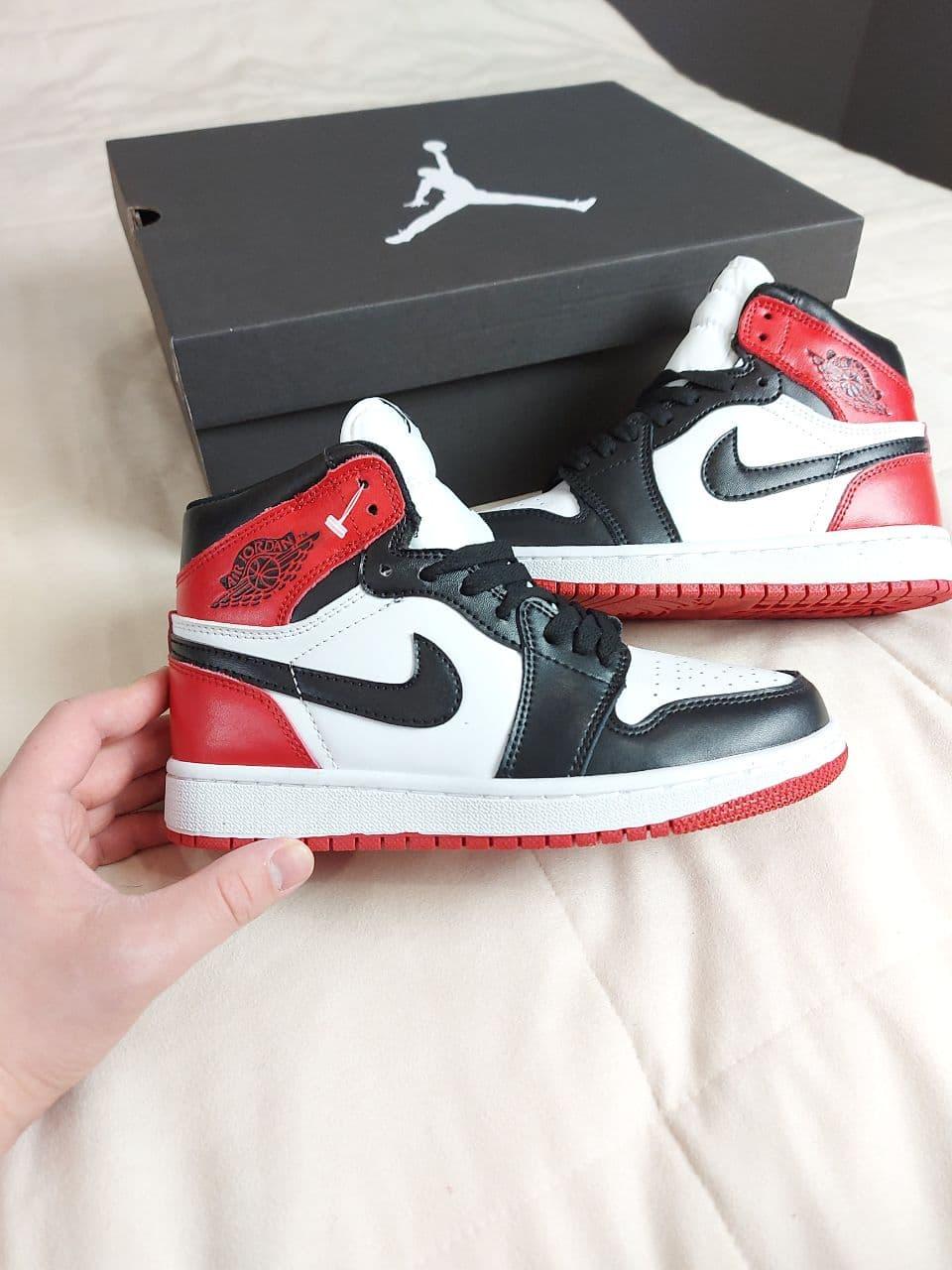 

Женские кроссовки Nike Air Jordan Retro 1 Black Red White / Найк Аир Джордан Ретро 1 Черные Красные Белые, Черный