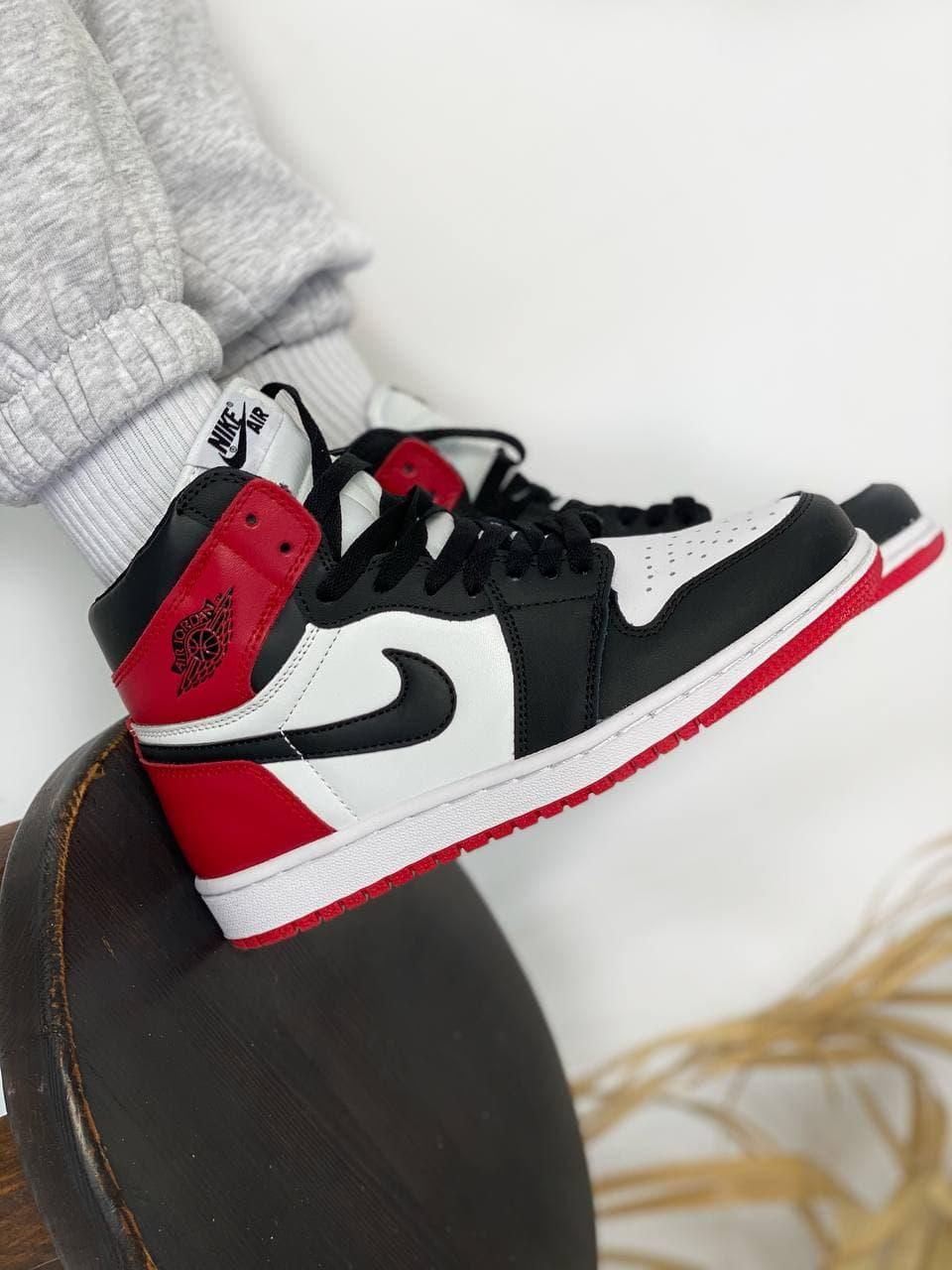 

Женские кроссовки Nike Air Jordan Retro 1 Black Red White / Найк Аир Джордан Ретро 1 Черные Красные Белые, Черный