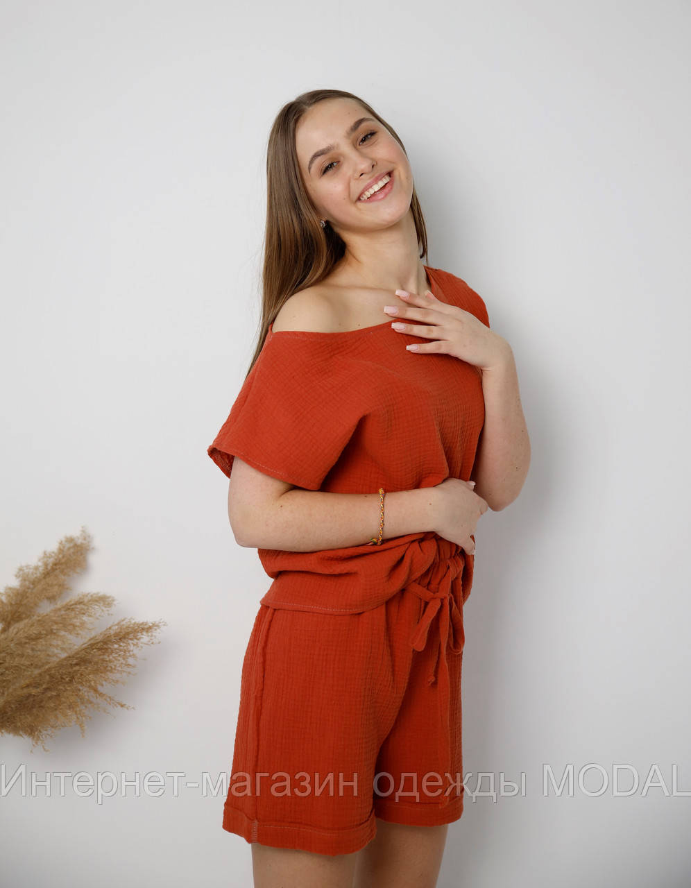 

Женская пижама с шортами из муслина кирпичного цвета