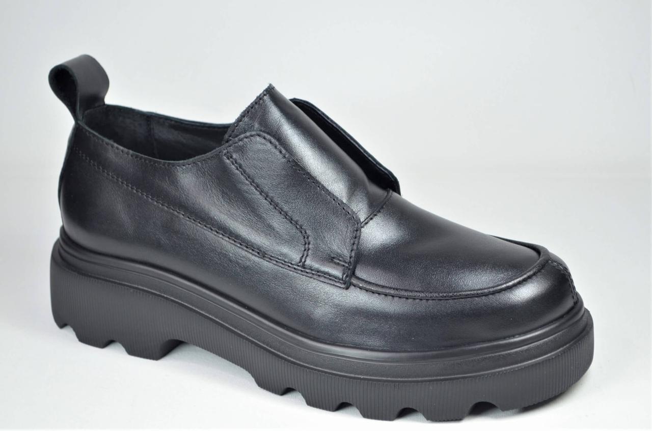 

Женские кожаные туфли лоферы на платформе черные Safari 622 - 5 - 101, Черный