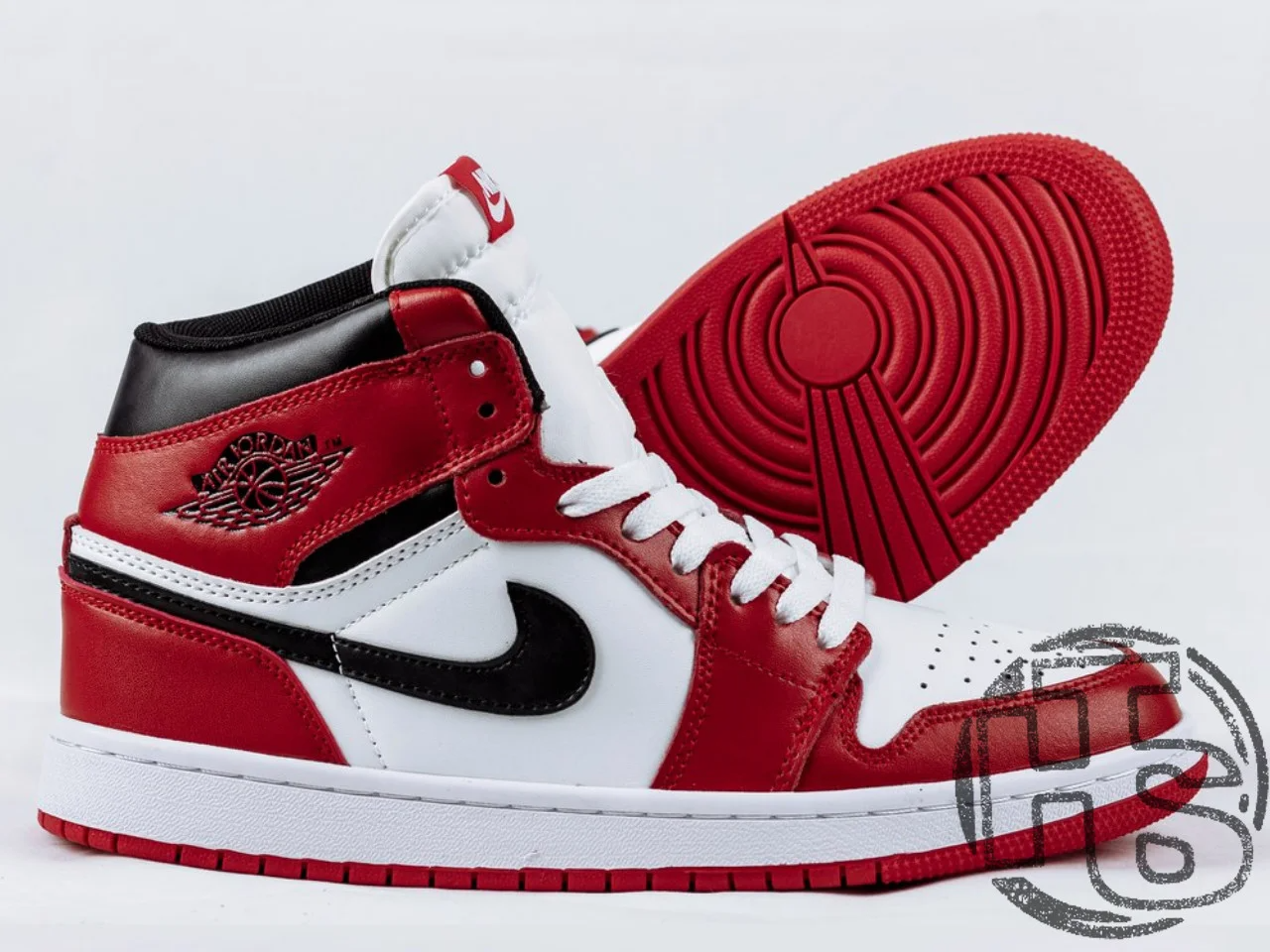 

Мужские кроссовки Air Jordan 1 Retro HI OG Chicago 555088-101 41, Красный
