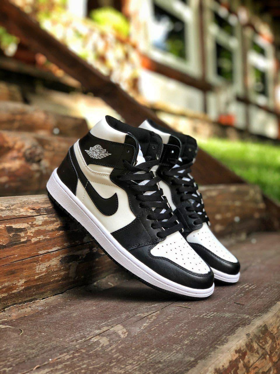 

Женские кроссовки Nike Air Jordan Retro 1 Black White / Найк Аир Джордан Ретро 1 Черные Белые 37, Фиолетовый