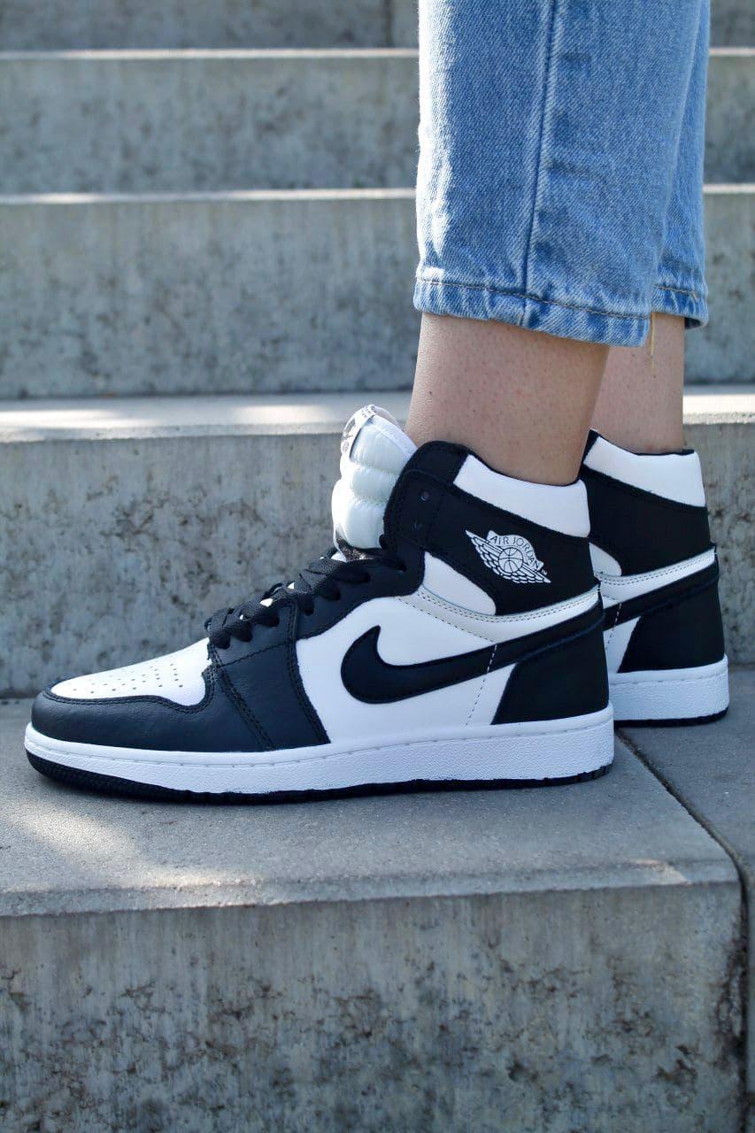 

Женские кроссовки Nike Air Jordan Retro 1 Black White / Найк Аир Джордан Ретро 1 Черные Белые 38, Фиолетовый