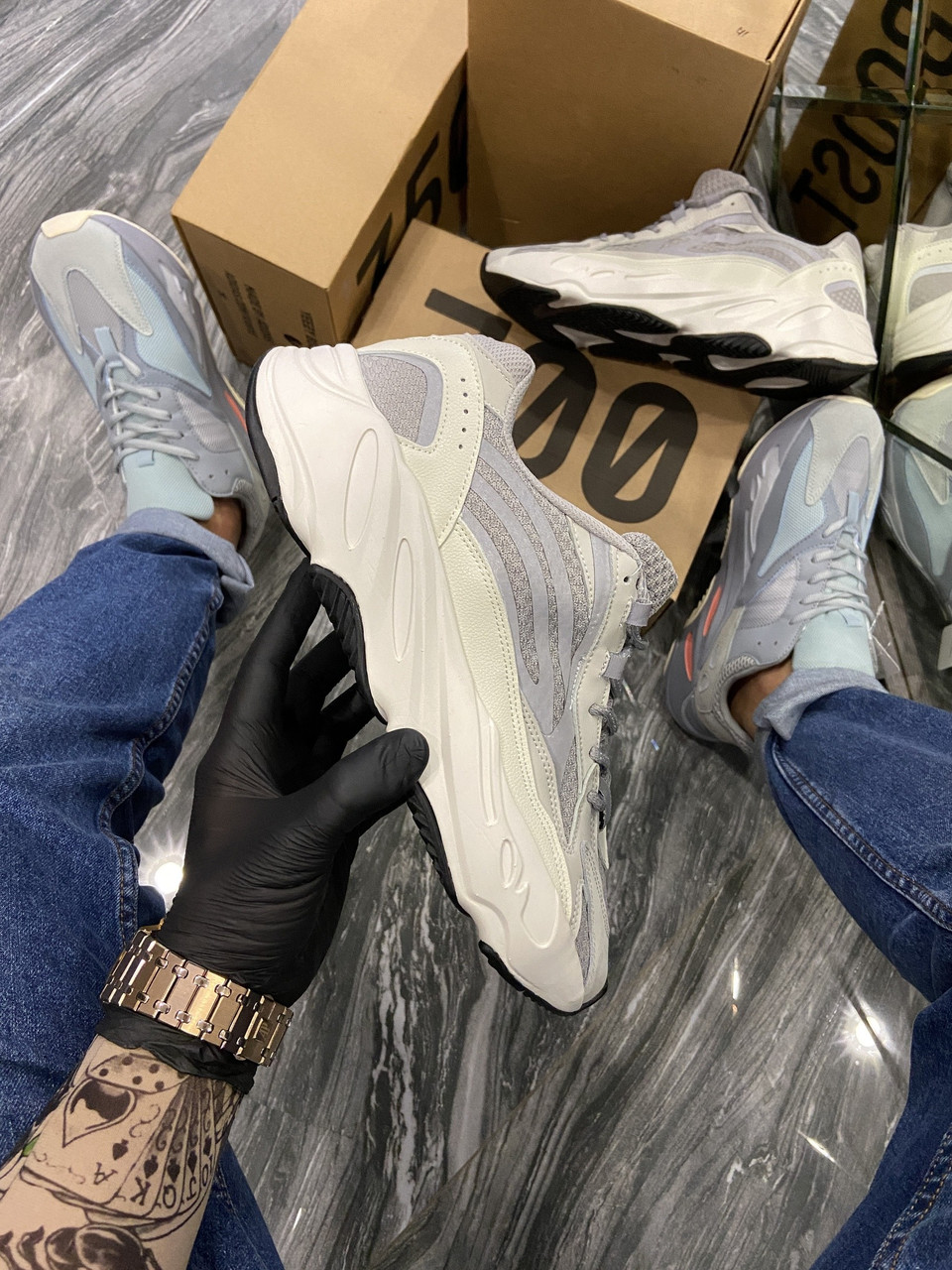 

Adidas Yeezy Boost 700 V2 Static (Серый)