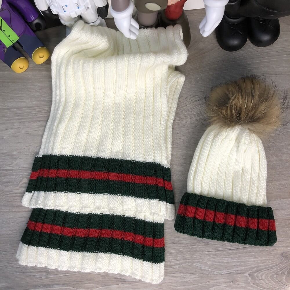 

Gucci Winter Hat Knitted Pompon and Scarf Web Milky