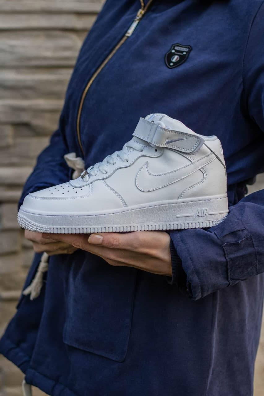 

Женские кроссовки Nike Air Force 1 Classic Hight White / Найк Аир Форс 1 Высокие Белые, Белый