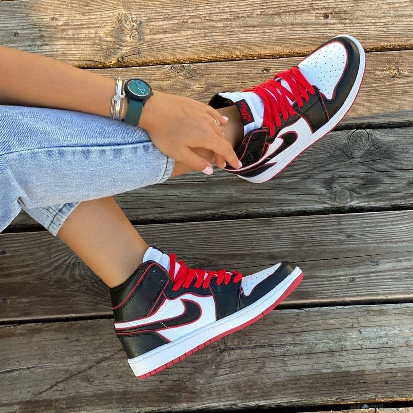 

Мужские кроссовки Nike Air Jordan Retro 1 Black Red White / Найк Аир Джордан Ретро 1 Черные Красные Белые 43, Красный