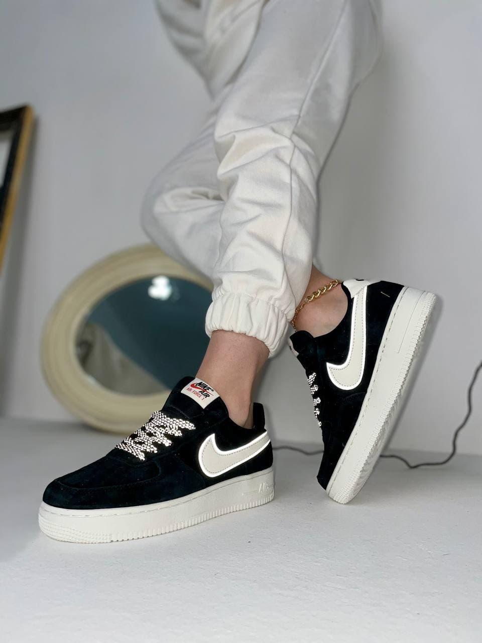 

Женские кроссовки Nike Air Force 1 Black White / Найк Аир Форс Черный Белый 38